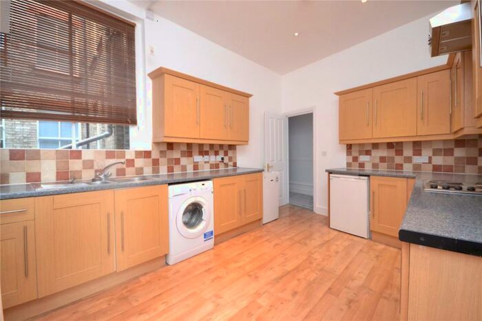 3 Bedroom Apartment To Rent In Muswell Hill Broadway, London, N10