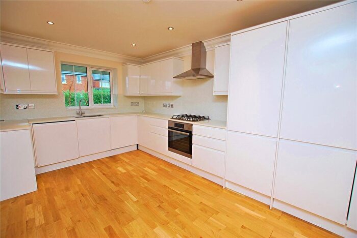 3 Bedroom End Of Terrace House To Rent In South Lane, Ash, Surrey, GU12