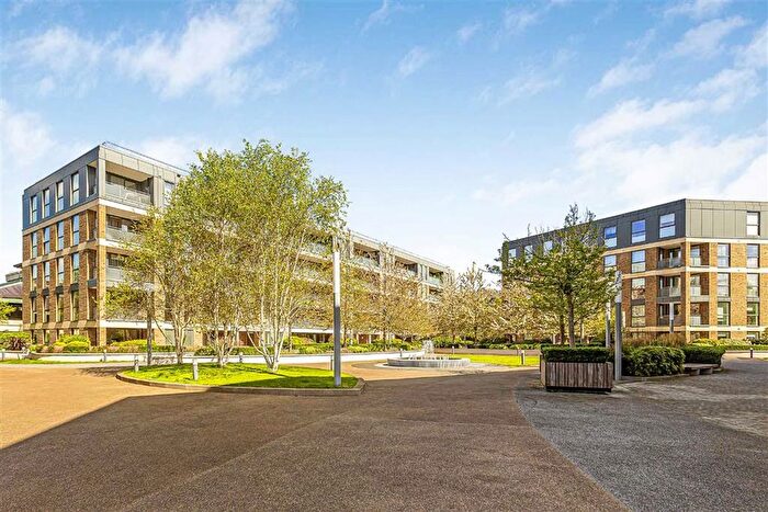 1 Bedroom Flat To Rent In Levett Square, Kew, TW9
