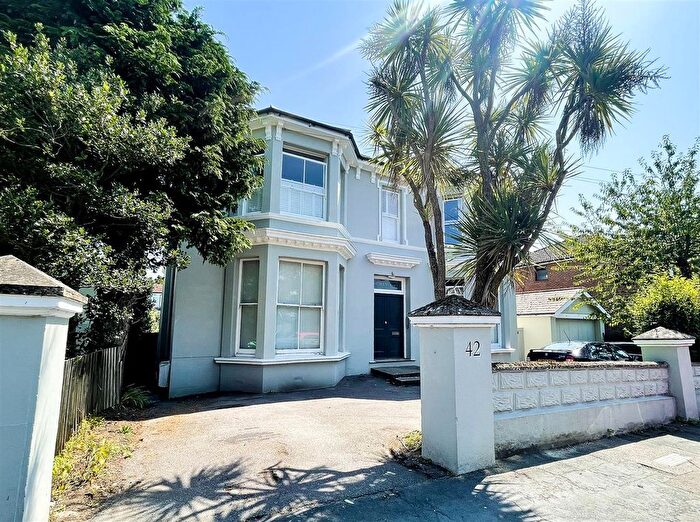 1 Bedroom Flat For Sale In St Helens Park Road, Hastings, TN34