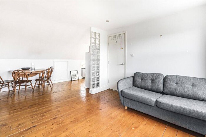1 Bedroom Apartment To Rent In Thistlewaite Road, Hackney, London, E5