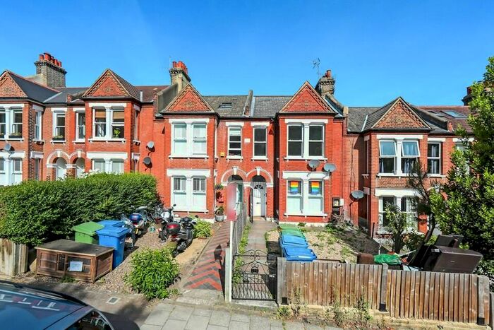 2 Bedroom Flat To Rent In Dunstans Road, London, SE22