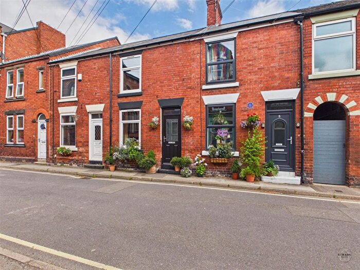 1 Bedroom Terraced House For Sale In Marsden Street, Chesterfield, S40