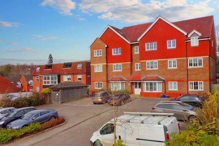 2 Bedroom Apartment To Rent In Oxford Road, Redhill, RH1