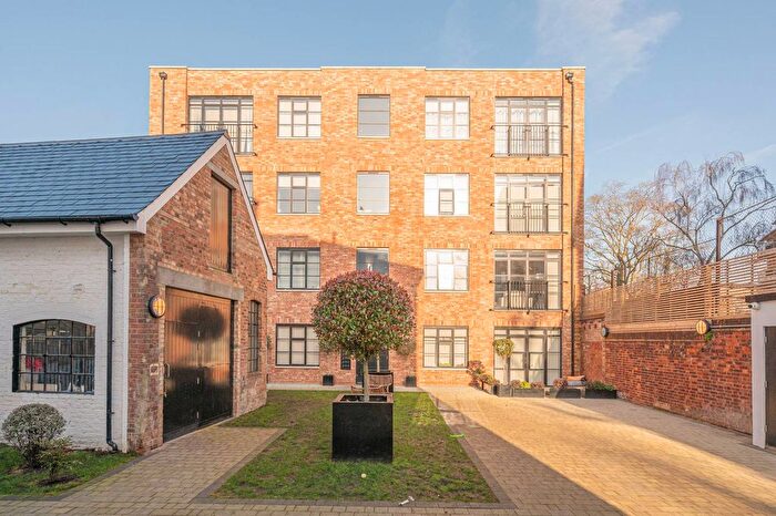 1 Bedroom Flat To Rent In Mitcham Lane, Streatham, London, SW16