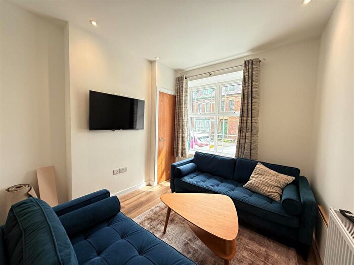 4 Bedroom House To Rent In Garth Road, Bangor, LL57