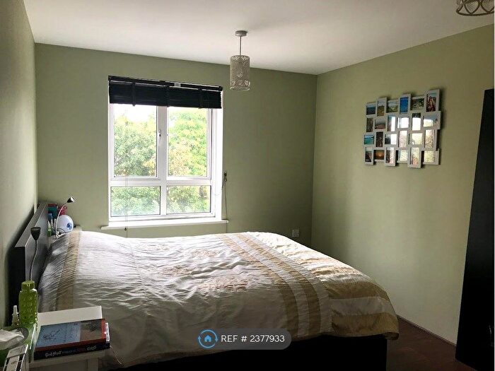 2 Bedroom Flat To Rent In Windmill Lane, Stratford, London, E15