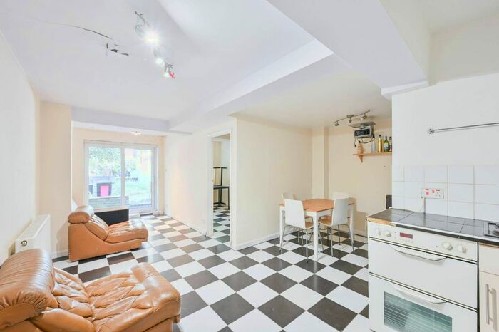 2 Bedroom Terraced House To Rent In Minford Gardens, Shepherd's Bush, London, W14