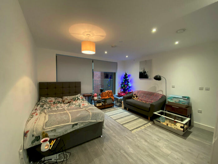 Apartment To Rent In Henry Street, Sheffield, South Yorkshire, S3