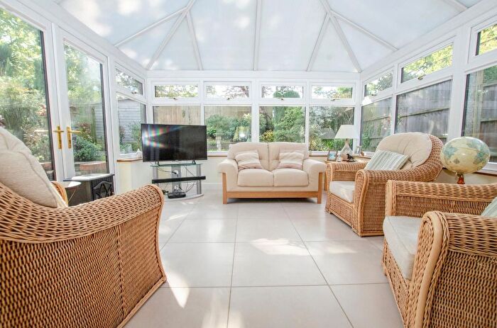 4 Bedroom Detached House For Sale In Monarch Way, West End, Southampton, SO30