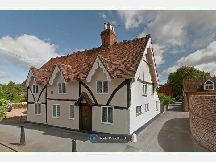 2 Bedroom Terraced House To Rent In The Street, Guildford, GU4