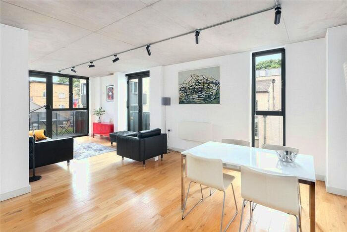 2 Bedroom Flat To Rent In Dalston Lane, Hackney, London, E8