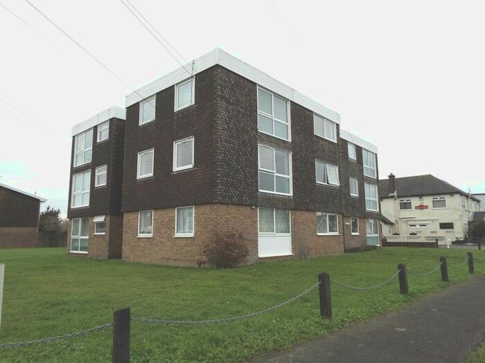 2 Bedroom Flat To Rent In Cedar Court, Elmer, PO22