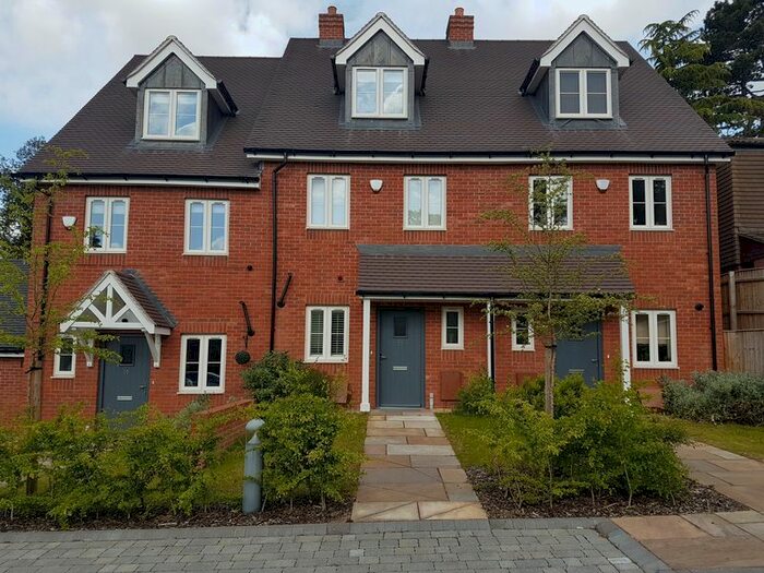 3 Bedroom Town House To Rent In Weather Oaks, Harborne, Birmingham, B17