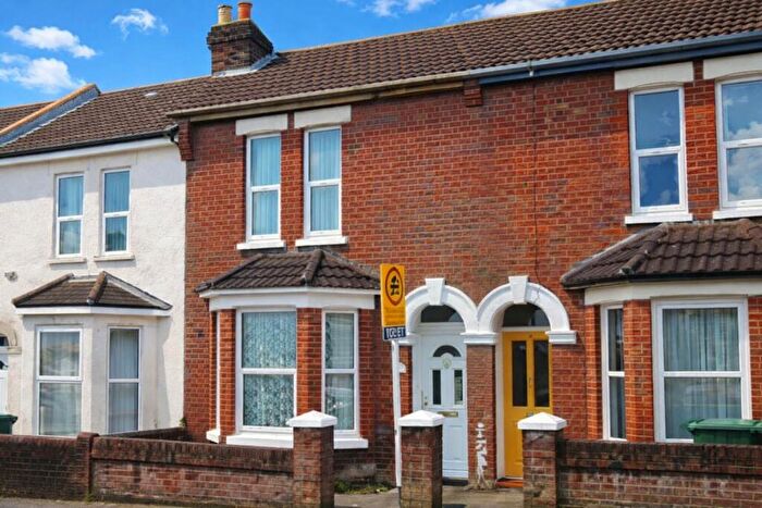 3 Bedroom House To Rent In Brickfield Road, SO17