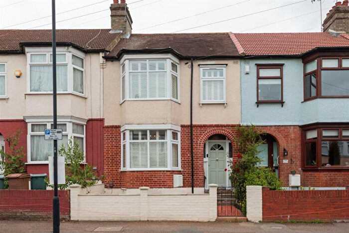 3 Bedroom House For Sale In Bridge End, Walthamstow, E17