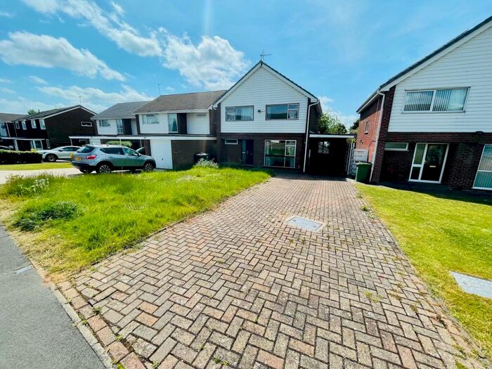 6 Bedroom Detached House To Rent In Valley Road, Leamington Spa, CV32