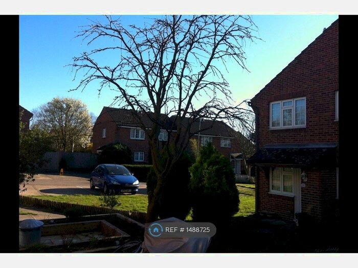 1 Bedroom Maisonette To Rent In St Peter's Close, London, SW17