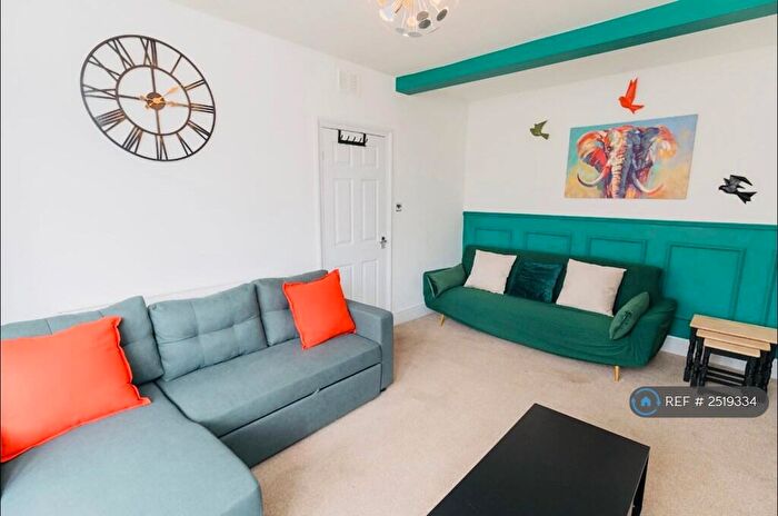 3 Bedroom Semi-Detached House To Rent In Sandhurst Road, Leicester, LE3