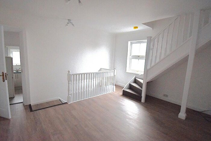 2 Bedroom Flat To Rent In A Cordwallis Road, SL6