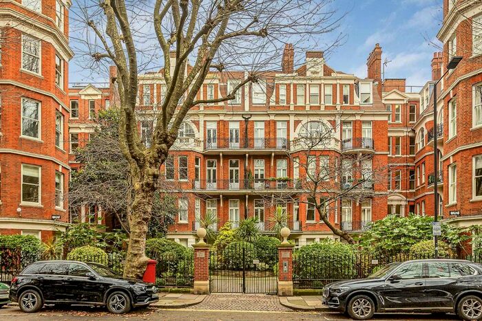 2 Bedroom Flat To Rent In Fitzgeorge Avenue, London, W14