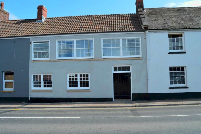 3 Bedroom Terraced House To Rent In East Street, Chard, TA20