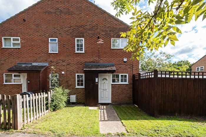 1 Bedroom Semi-Detached House For Sale In Falcon Way, Ashford, Kent, TN23