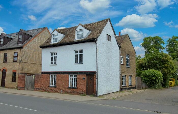 5 Bedroom Detached House For Sale In Cambridge Street, St. Neots, PE19