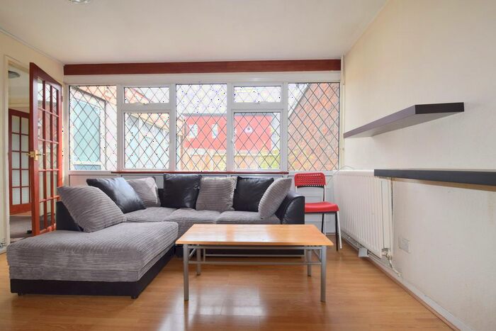 4 Bedroom Terraced House To Rent In Raynes Park, London, SW20