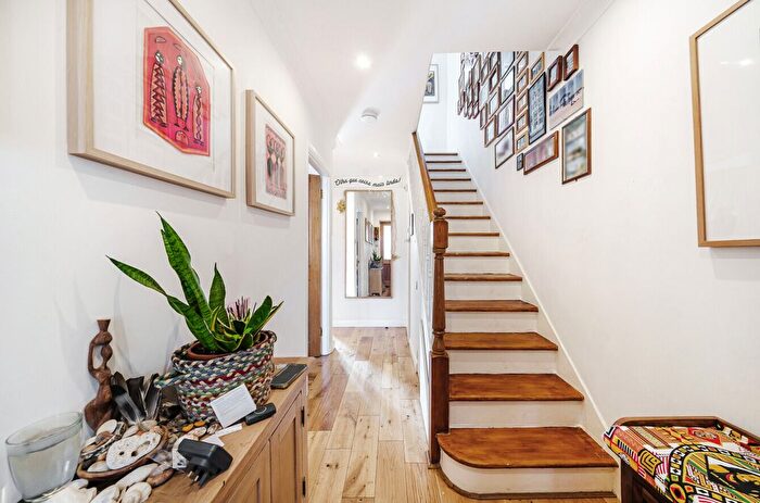 3 Bedroom End Of Terrace House For Sale In Hadley Road, Mitcham, Surrey, CR4