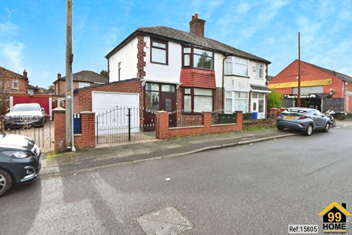 3 Bedroom Semi Detached House For Sale In St Andrews Avenue, Manchester, M43
