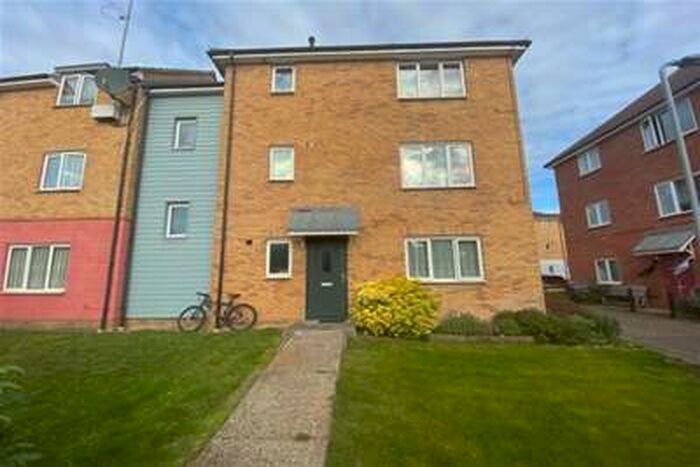1 Bedroom Maisonette Flat To Rent In Willow Road, Great Dunmow, CM6