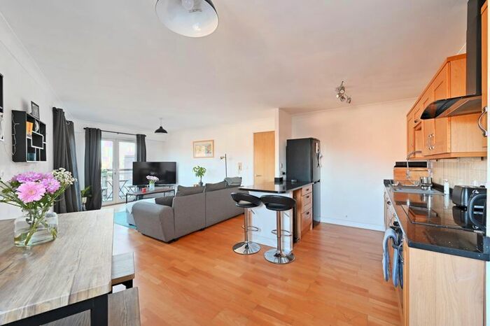 2 Bedroom Flat To Rent In Pincent Building, Millsands, S3