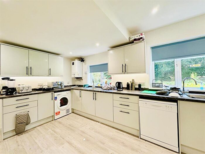 10 Bedroom House To Rent In Rolleston Drive, Nottingham, NG7
