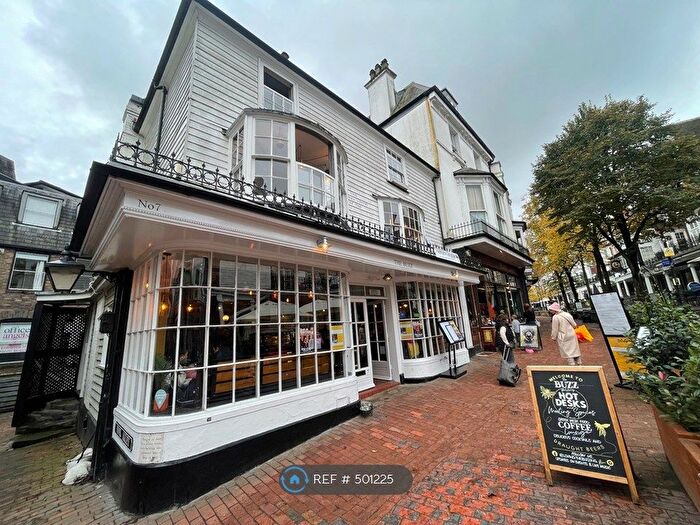 2 Bedroom Flat To Rent In The Pantiles, Tunbridge Wells, TN2