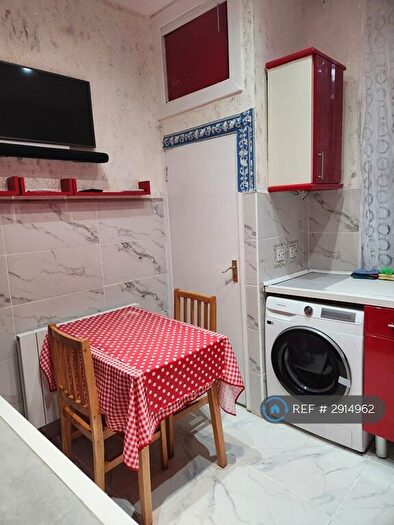 4 Bedroom Flat To Rent In University Of Leeds Campus, Leeds, LS2