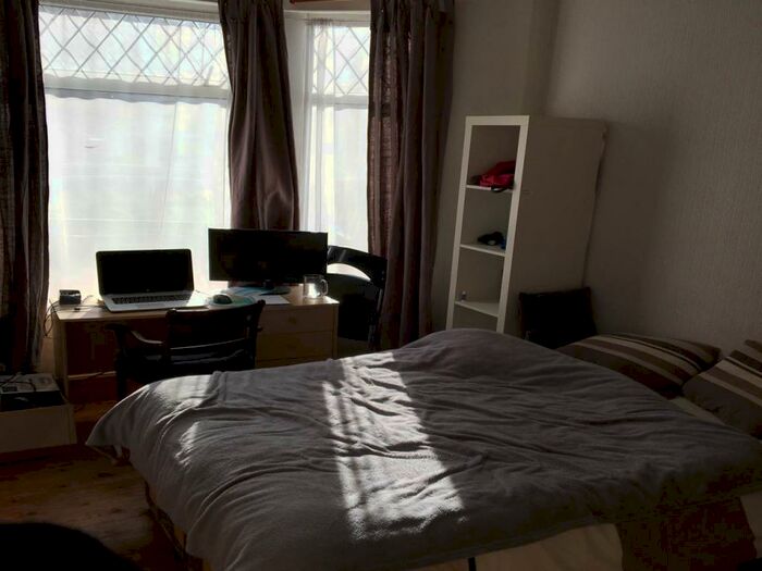 4 Bedroom House To Rent In Australia Road, Heath, Cardiff, CF14