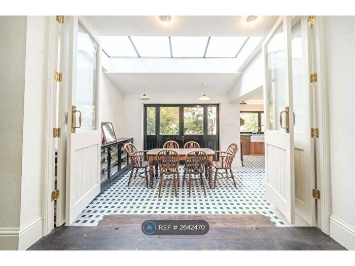4 Bedroom Semi-Detached House To Rent In Dyne Road, London, NW6