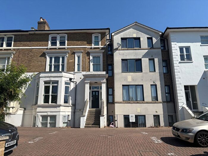 2 Bedroom Flat To Rent In Widmore Road, Bromley, Bromley, Kent, BR1