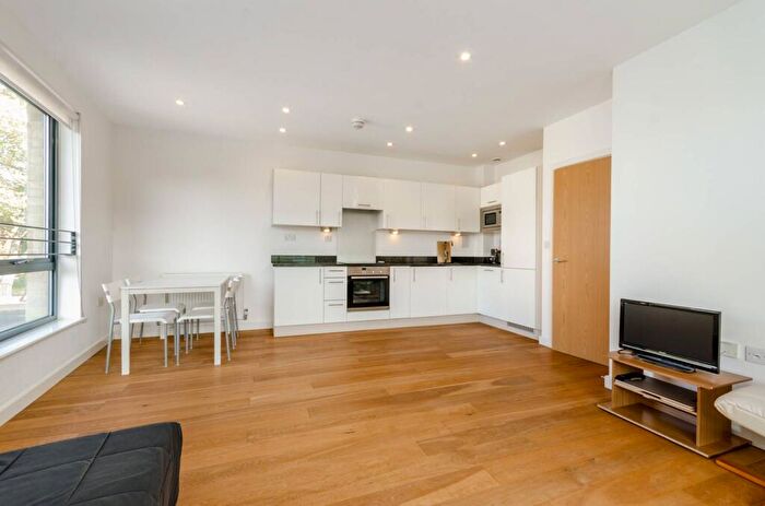 2 Bedroom Flat To Rent In Paul Street, Stratford, London, E15