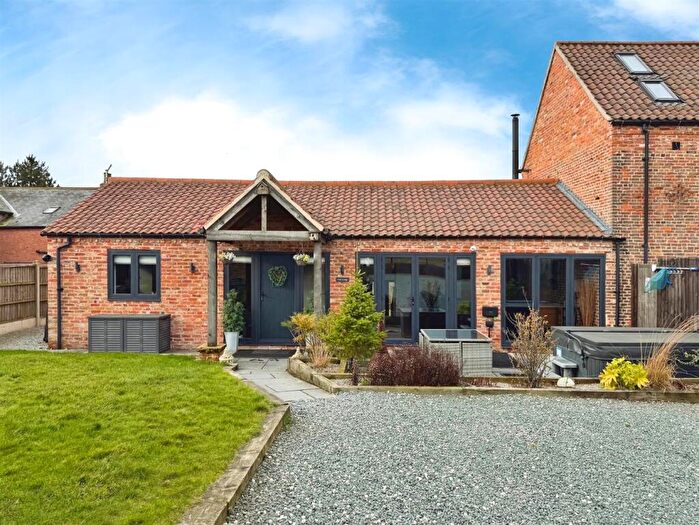 3 Bedroom Barn Conversion For Sale In Great North Road, Markham Moor, Retford, DN22