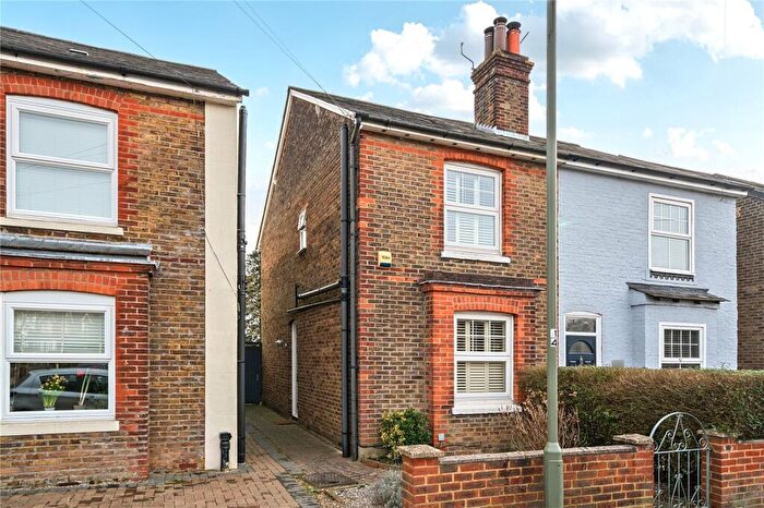 3 Bedroom Semi Detached House For Sale In Albury Road, Merstham, Redhill, RH1