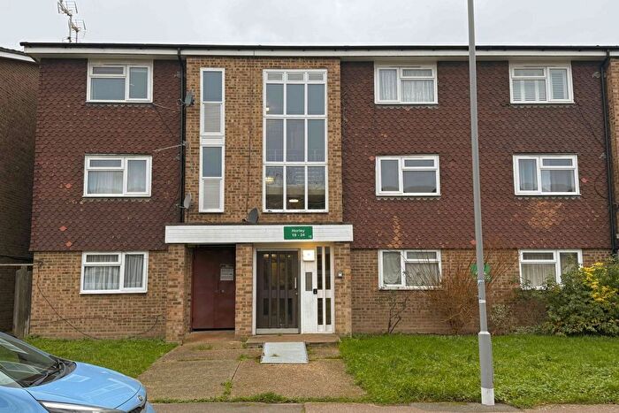 1 Bedroom Flat For Sale In Horley, Howard Road, Surbiton, Surrey, KT5