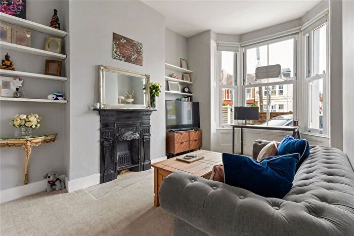 1 Bedroom Flat For Sale In Vant Road, London, SW17