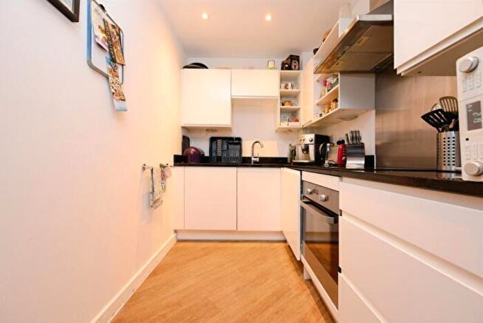 2 Bedroom Apartment To Rent In Cross Street, Portsmouth, PO1