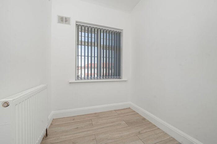 4 Bedroom Terraced House To Rent In Ascot Gardens, Southall, UB1