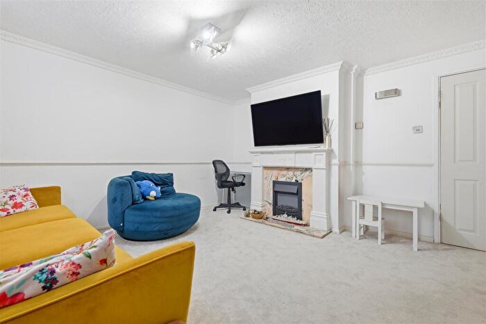 3 Bedroom Terraced House For Sale In Bridle Close, Enfield, EN3