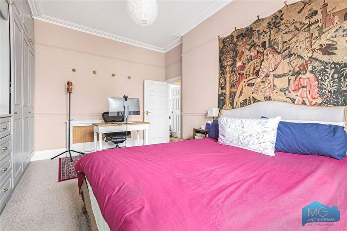 2 Bedroom Flat For Sale In Caversham Road, London, NW5