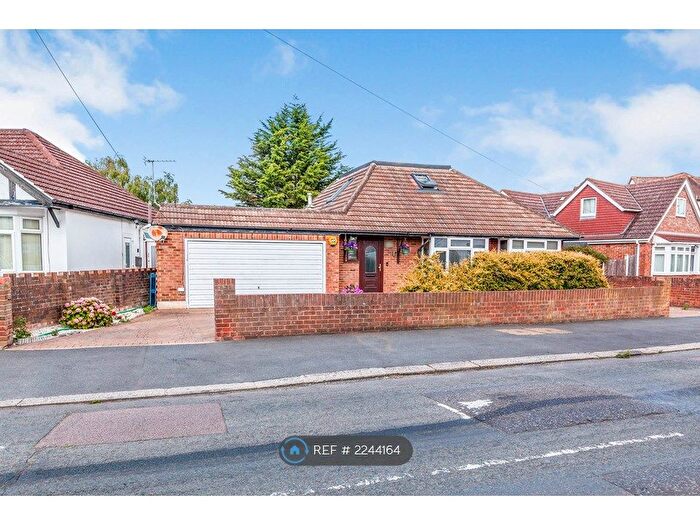 4 Bedroom Bungalow To Rent In Station Crescent, Ashford, TW15