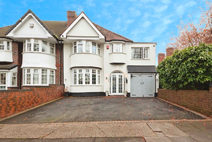 5 Bedroom Semi Detached House For Sale In Fox Hollies Road, Hall Green, Birmingham, B28